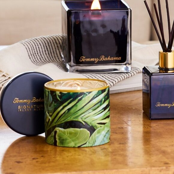 NWT, Tommy Bahama Island Blend 10.6 oz, Villa Fronds Candle Green Leaf Tin - Picture 3 of 12